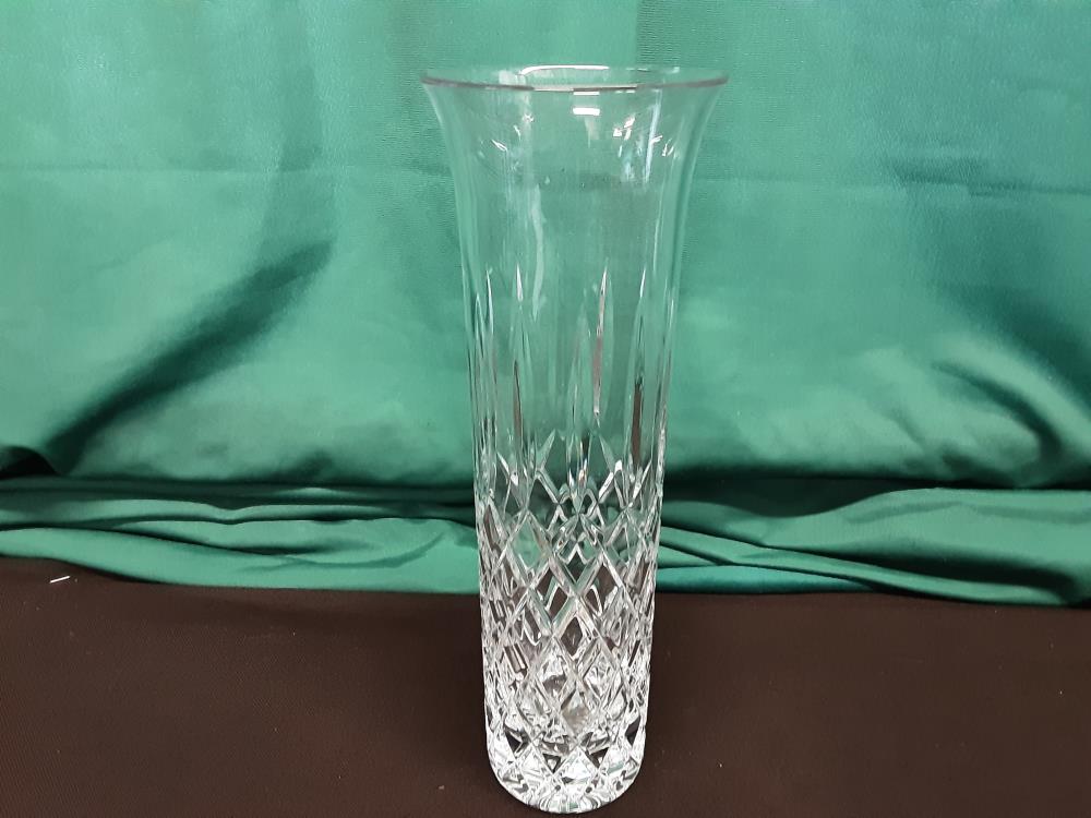 VASE LONG EN CRISTAL H.27CM 