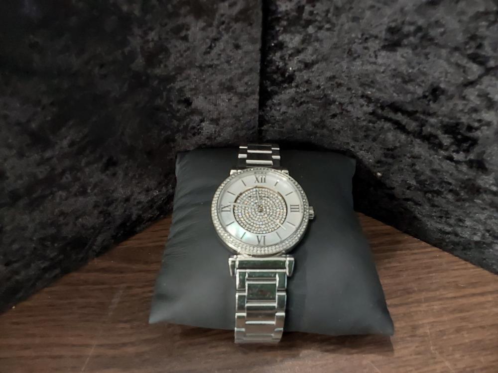 MONTRE ARGENTÉE AVEC STRASS MICHAEL KORS