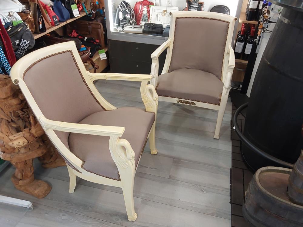 FAUTEUIL DIRECTOIRE COL DE CYGNE GRIS ET CREME