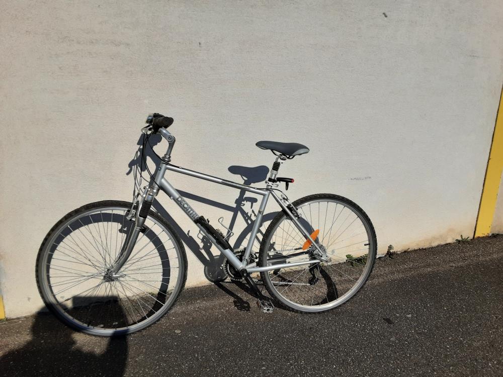 VTT DECATHLON GRIS 