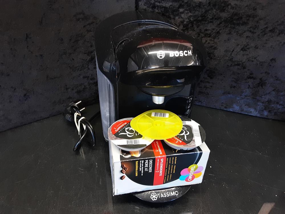 MACHINE A CAFE TASSIMO AVEC DOSETTES OFFERTES