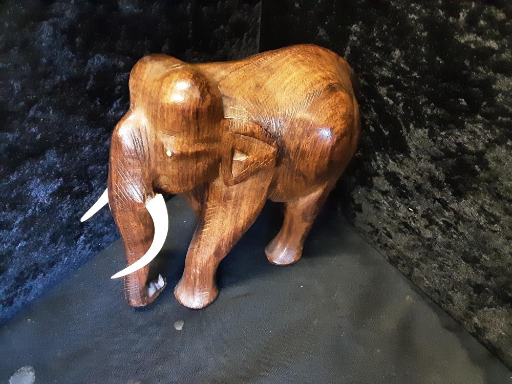 ELEPHANT EN BOIS GM