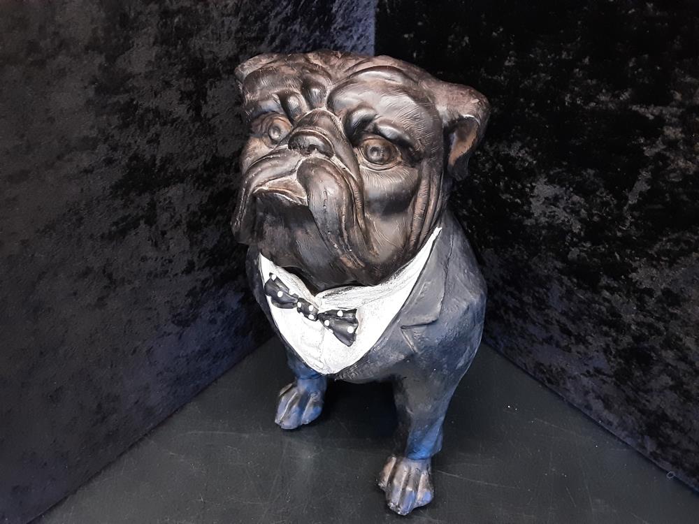 BOULEDOGUE ASSIS TGM NOEUD PAPILLON EN RESINE HAUTEUR 31 CM