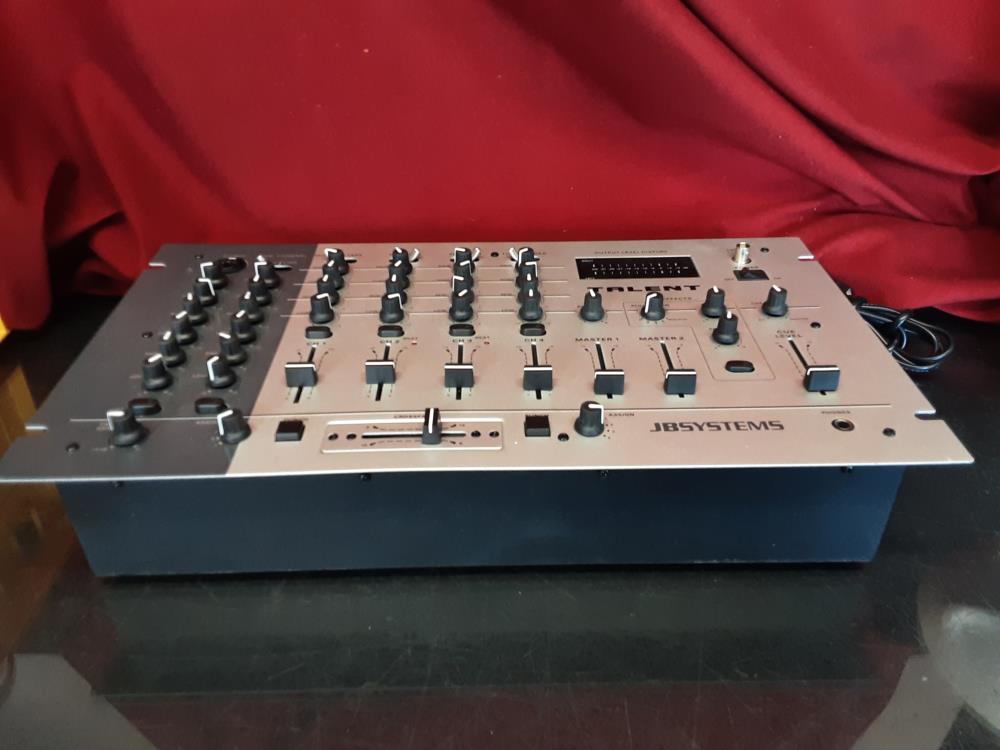 TABLE DE MIXAGE TAKENT JBSYSTEMS