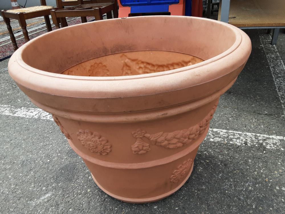POT DE FLEURS ROND DIAMETRE 66CM PVC TGM