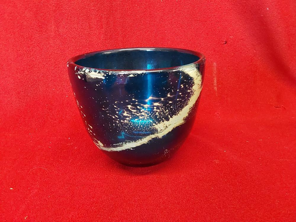VASE PATE DE VERRE BLEUE MOTIF