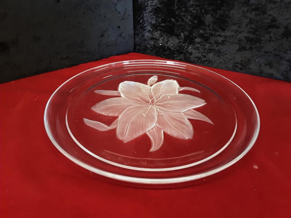 PLAT A TARTE ROND EN VERRE