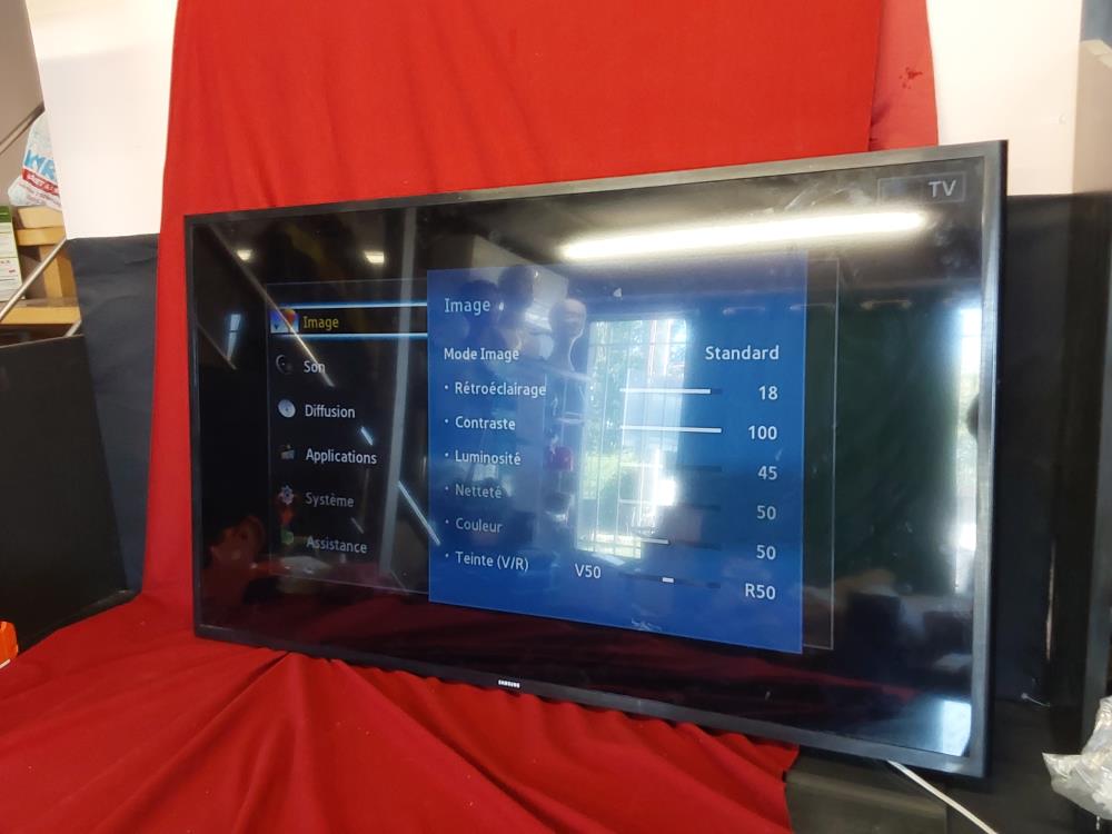 TELEVISION SAMSUNG 48" 121CM SANS PIEDS 