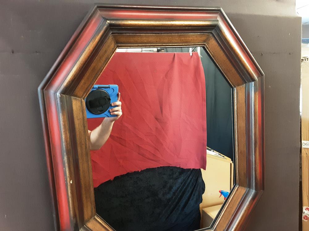 MIROIR OCTOGONALE BOIS COULEURS ROUGE ET OR 