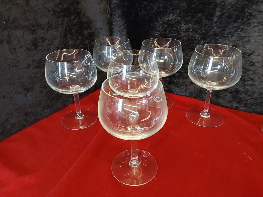 LOT DE 6 VERRES A VIN 