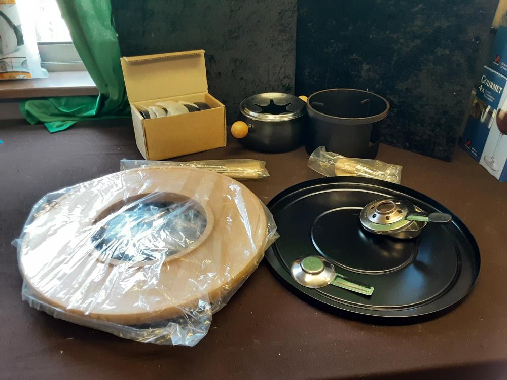 APPAREIL À FONDUE 22 PIÈCES
