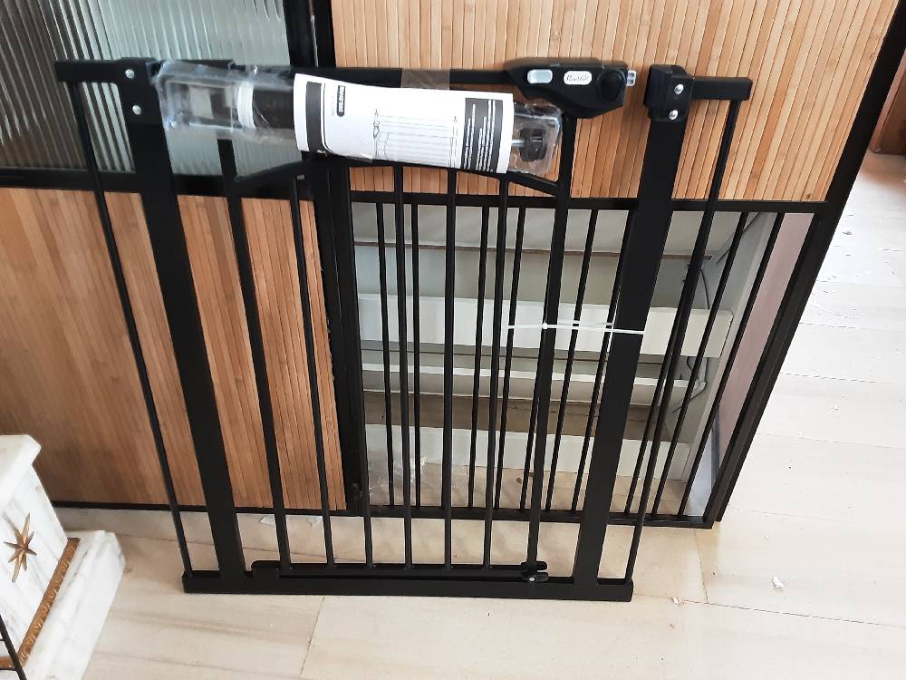 BARRIÈRE DE SÉCURITÉ POUR CHIEN ACIER NOIR (D06-214V00BK) 2ÈME CHOIX