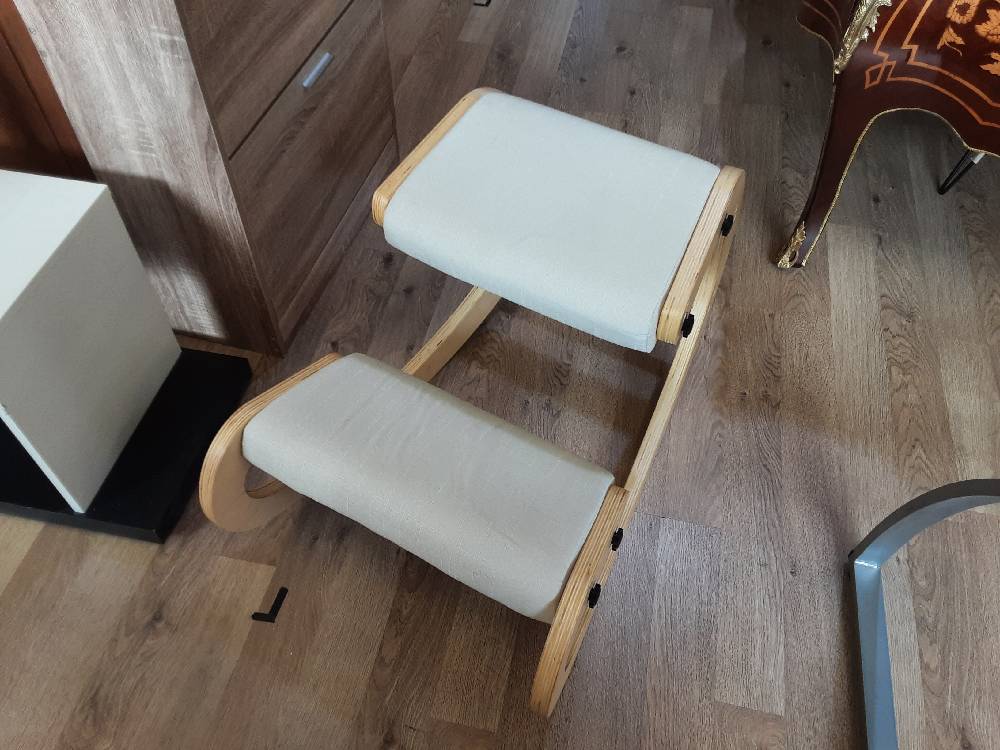 SIÈGE ERGONOMIQUE ASSIS-GENOUX (921-787V00CW) 2ÈME CHOIX