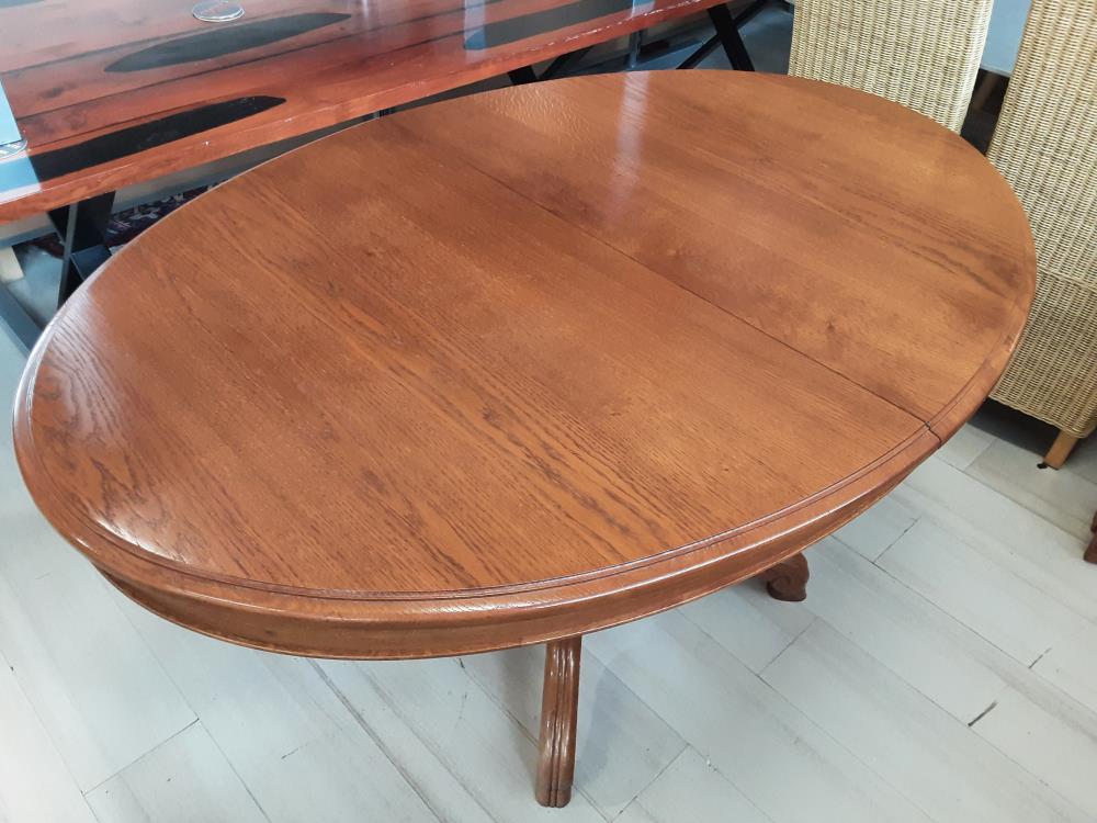 TABLE OVALE EN CHÊNE + 4 ALLONGES DE 51CM = 360CM OUVERTE