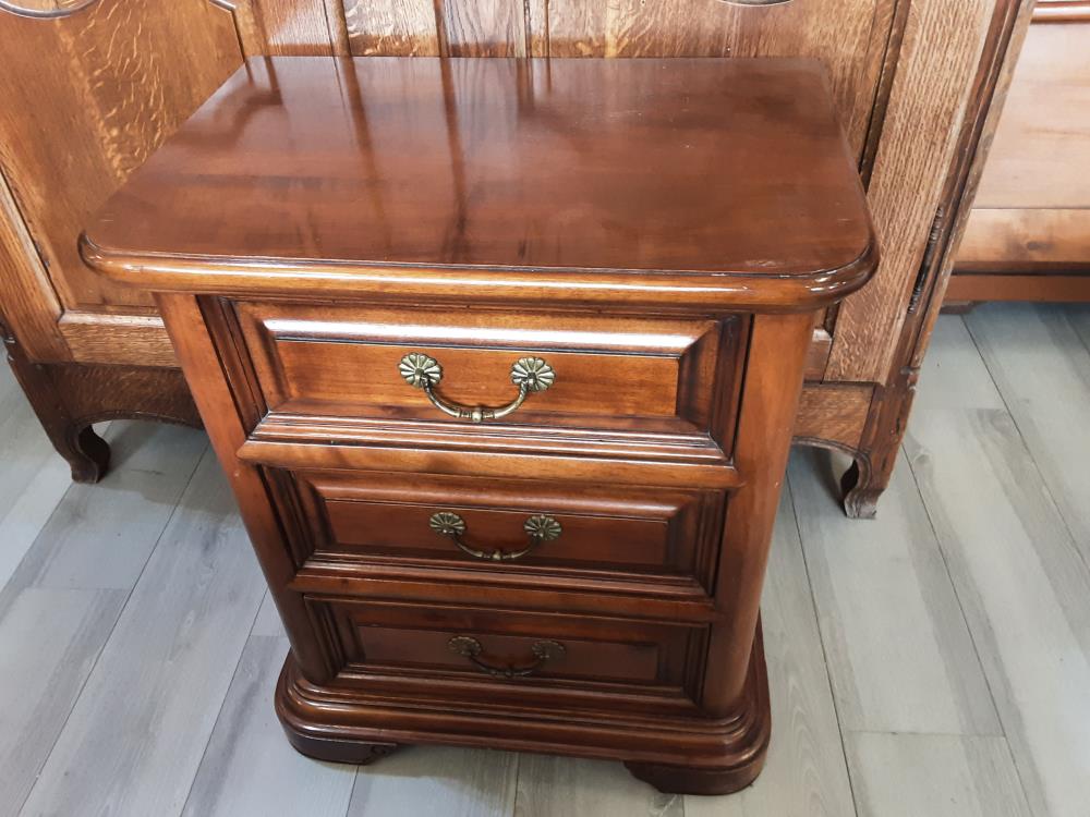 TABLE DE CHEVET CHATAIGNIER 3 TIROIRS