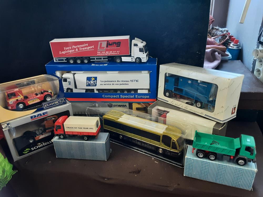 CAMION MINIATURE 1:43