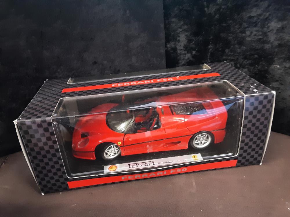 VOITURE MINIARURE 1;18 
