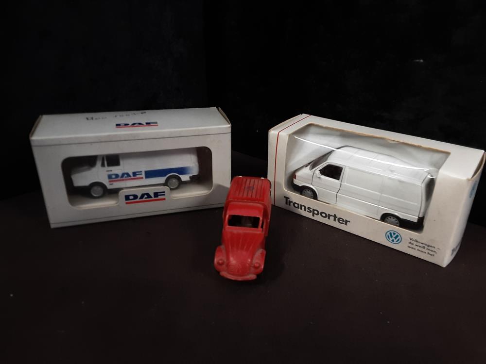 VOITURE MINIATURE 1:43 