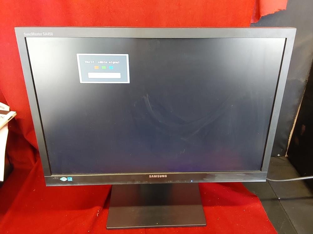 ECRAN D'ORDINATEUR PIVOTANT SAMSUNG SA 450