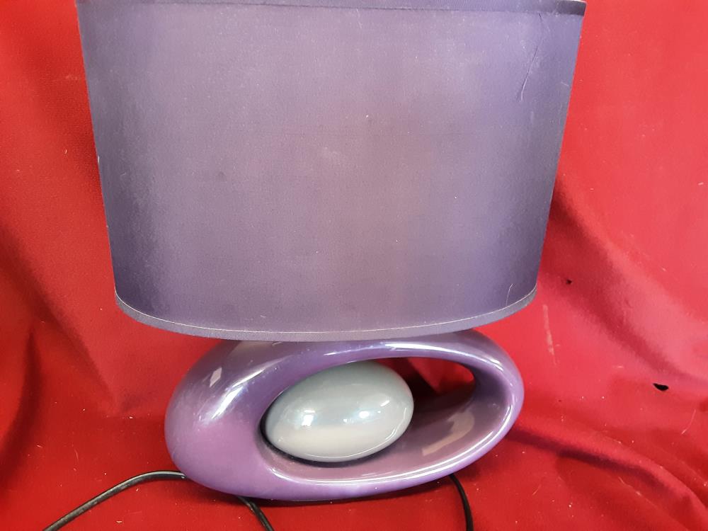 LAMPE VIOLETTE PIED CERAMIQUE