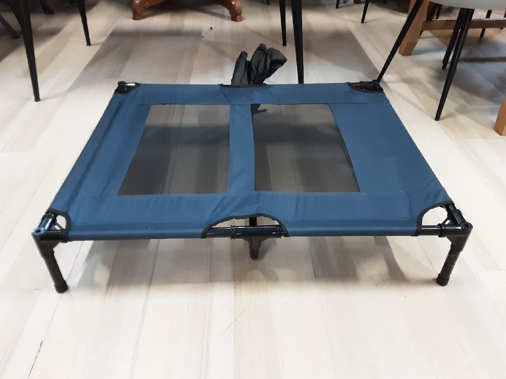 LIT XXL POUR ANIMAUX NOIR ET BLEU (D1-0239) 2ÈME CHOIX