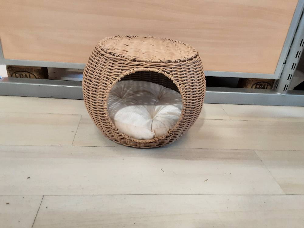 PANIER/NICHE POUR CHAT DIAM.40CM RÉSINE (D30-695V00LR) 2ÈME CHOIX