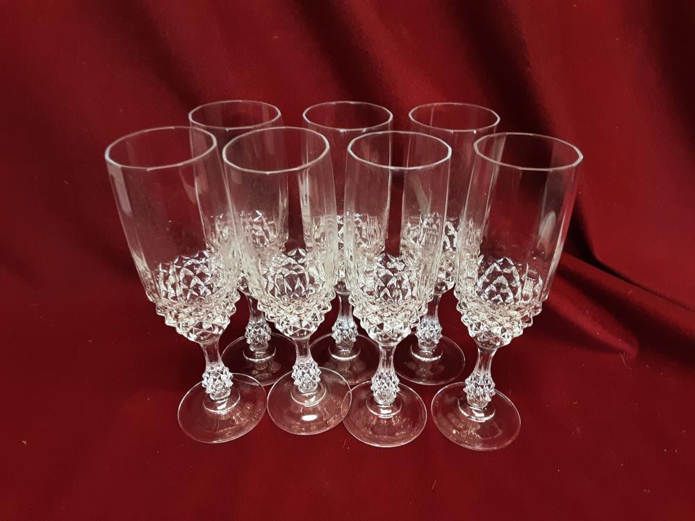 LOT DE 7 VERRES A CHAMPAGNE EN CRISTAL
