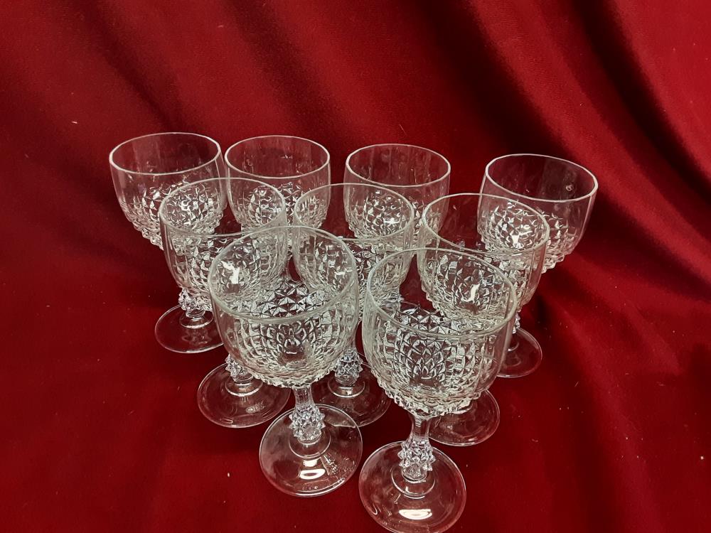 LOT DE 9 VERRES A VIN EN CRISTAL
