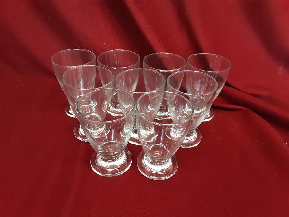 LOT DE 9 VERRES A EAU 