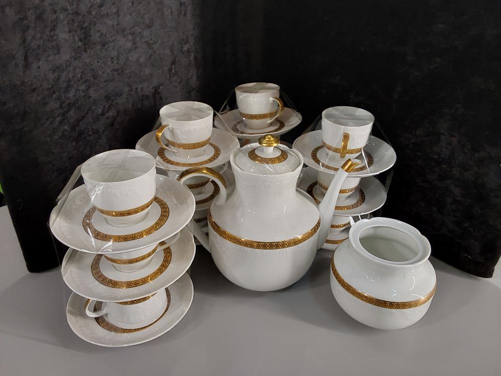 SERVICE A CAFE LIMOGES PORCELAINE BLANCHE DECOR DORÉE