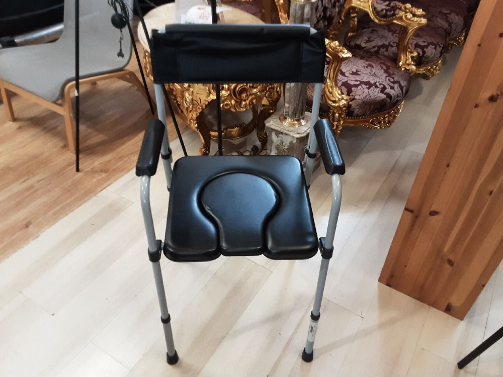 CHAISE PERCÉE RÉGLABLE MAX.150KG (713-188V00BK) 2ÈME CHOIX