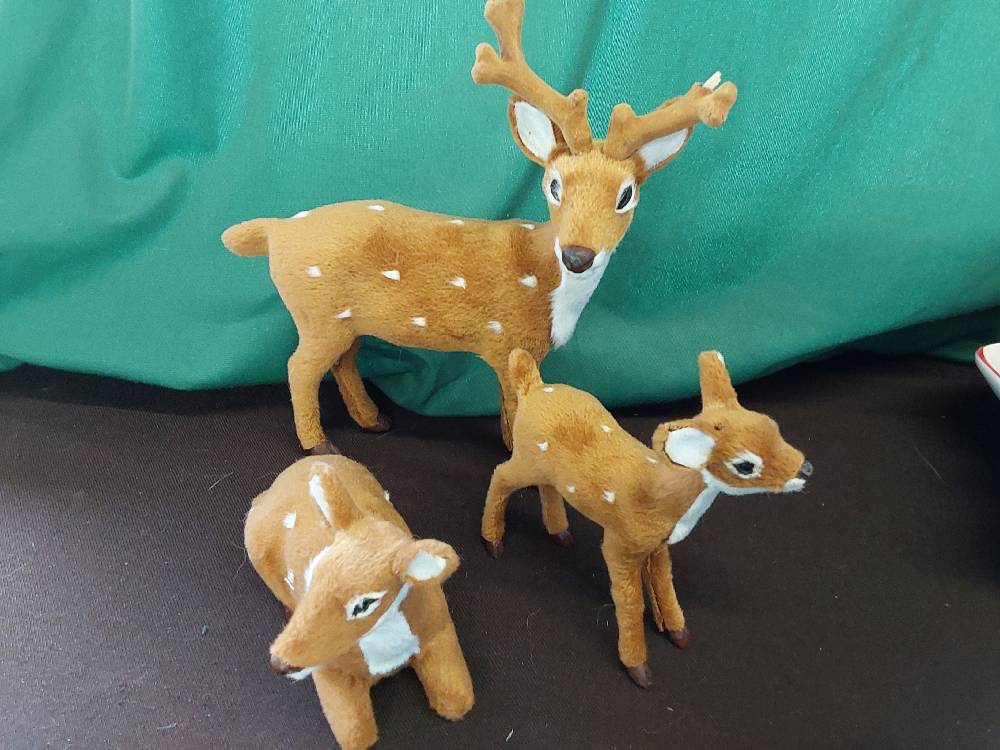 LOT DE 3 ANIMAUX ( 1 CERF 1 BICHE 1 FAON)
