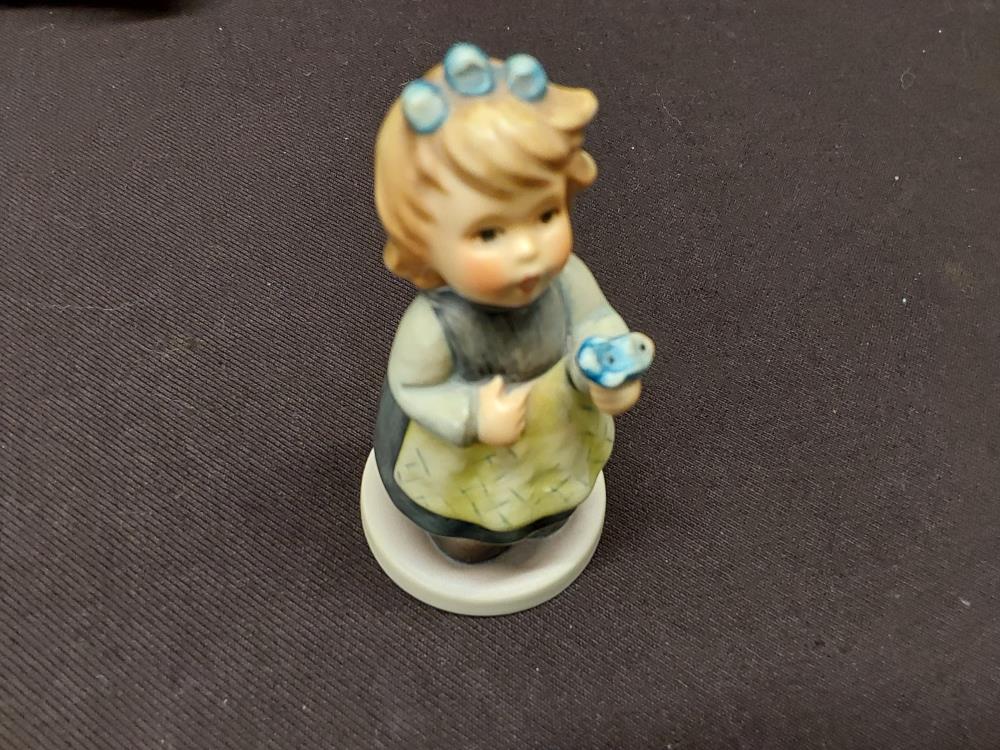 FILLETTE PORCELAINE GOEBEL