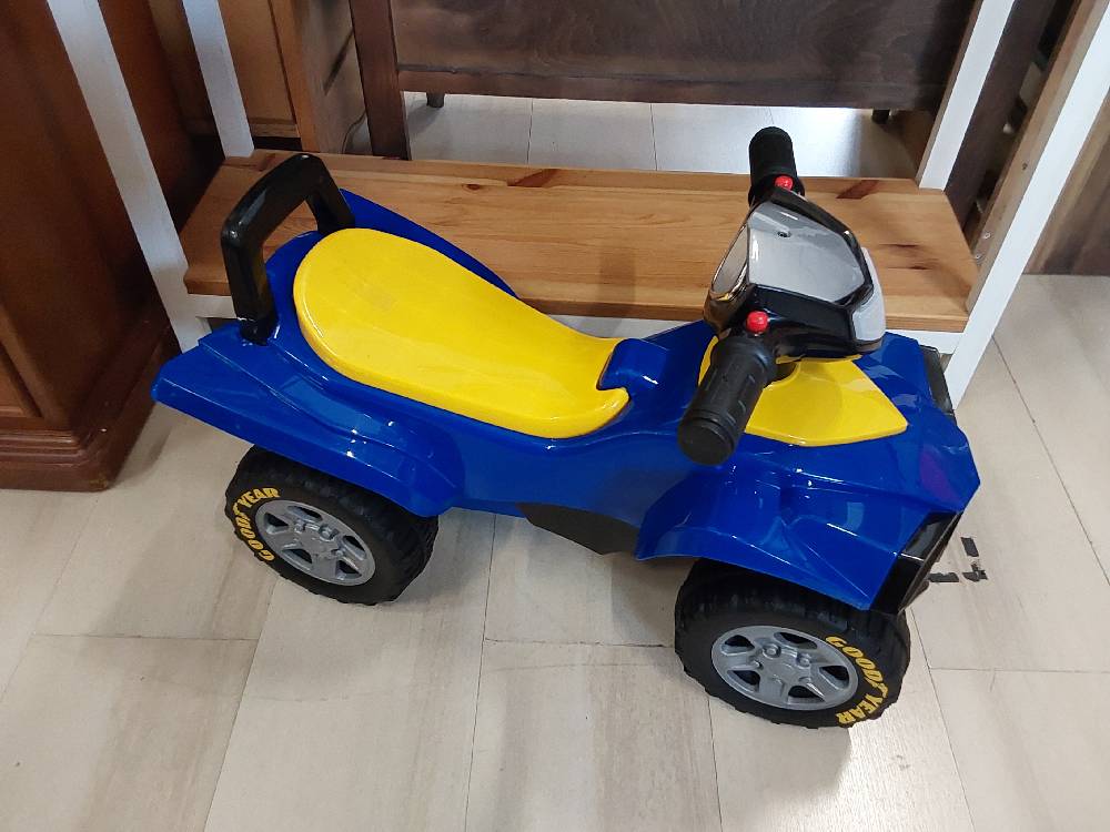 PORTEUR QUAD ENFANT BLEU ET JAUNE (370-108BU) 2ÈME CHOIX