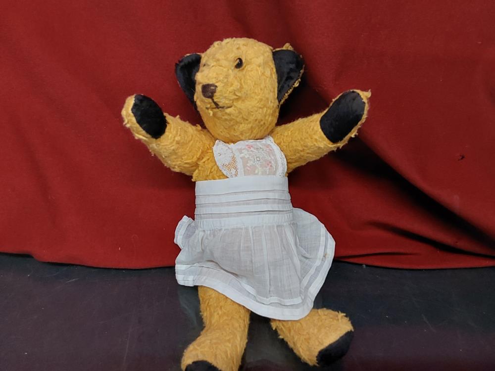 PELUCHE OURS BRUN PM TABLIER BLANC