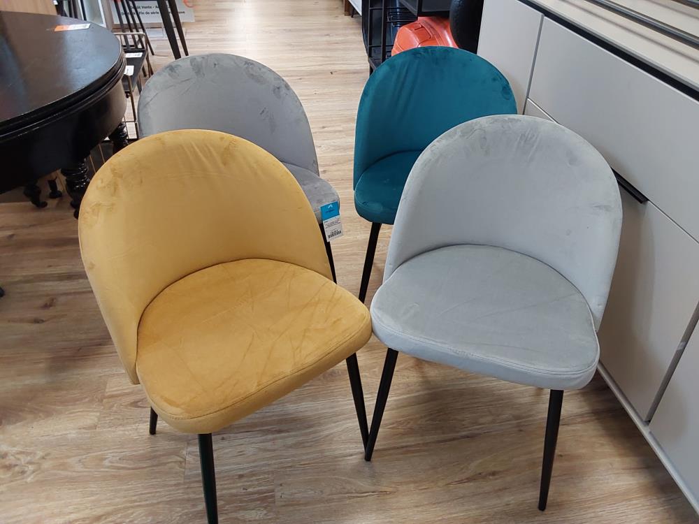LOT DE 4 CHAISES VELOURS GRIS/BLEU/MOUTARDE (835-139V01MX-2 COLIS) 2ÈME CHOIX