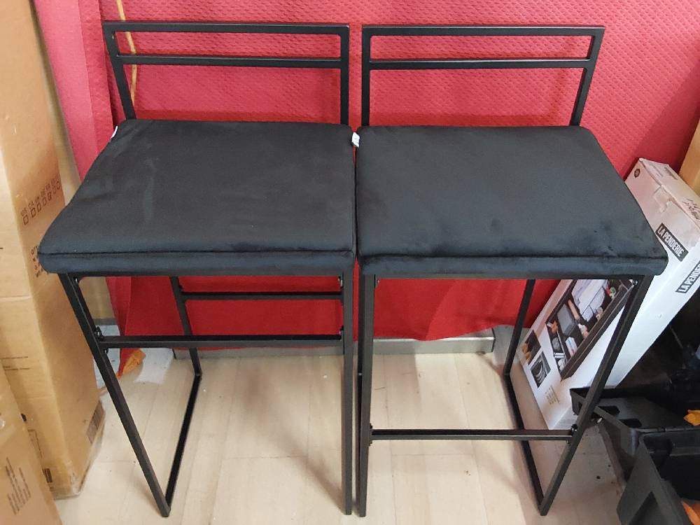 LOT DE 2 TABOURETS DESIGN VELOURS NOIR (83A-038V00BK) 2ÈME CHOIX
