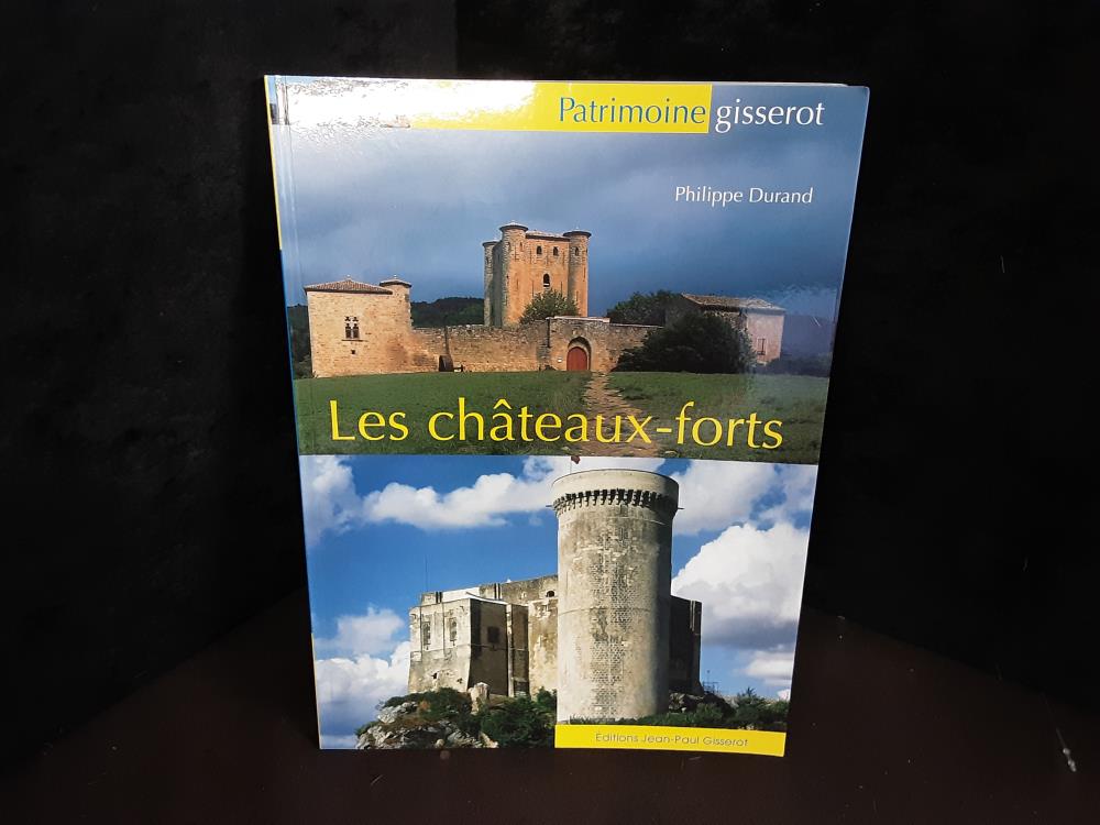 LIVRE CHATEAUX FORTS