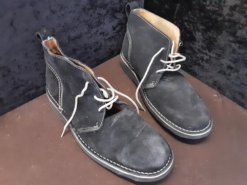 PAIRE DE CHAUSSURES EN DAIN NOIRE P42