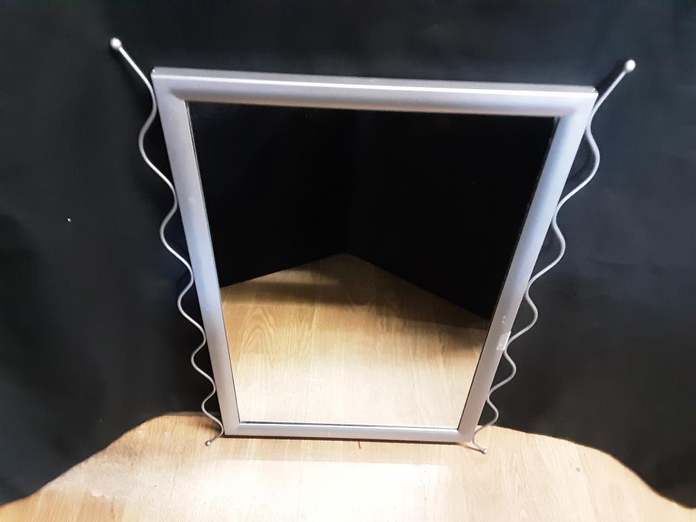 MIROIR CADRE METAL 40 X 60