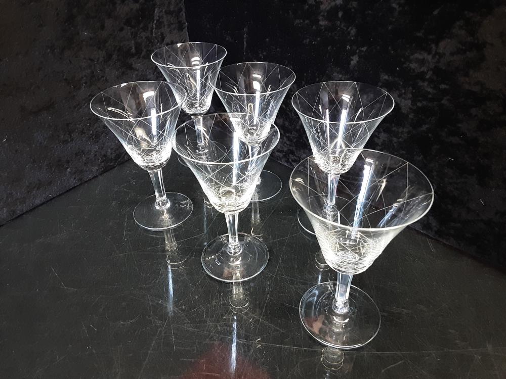 LOT DE 6 VERRES A VIN SUR PIED - LOSANGES