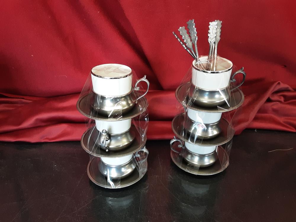 LOT DE 6 TASSES A CAFE A PROTECTION ETAIN ET 6 CUILLERES ETAIN 