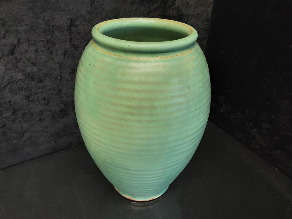 VASE VERT EN TERRE CUITE HAUT 22CM
