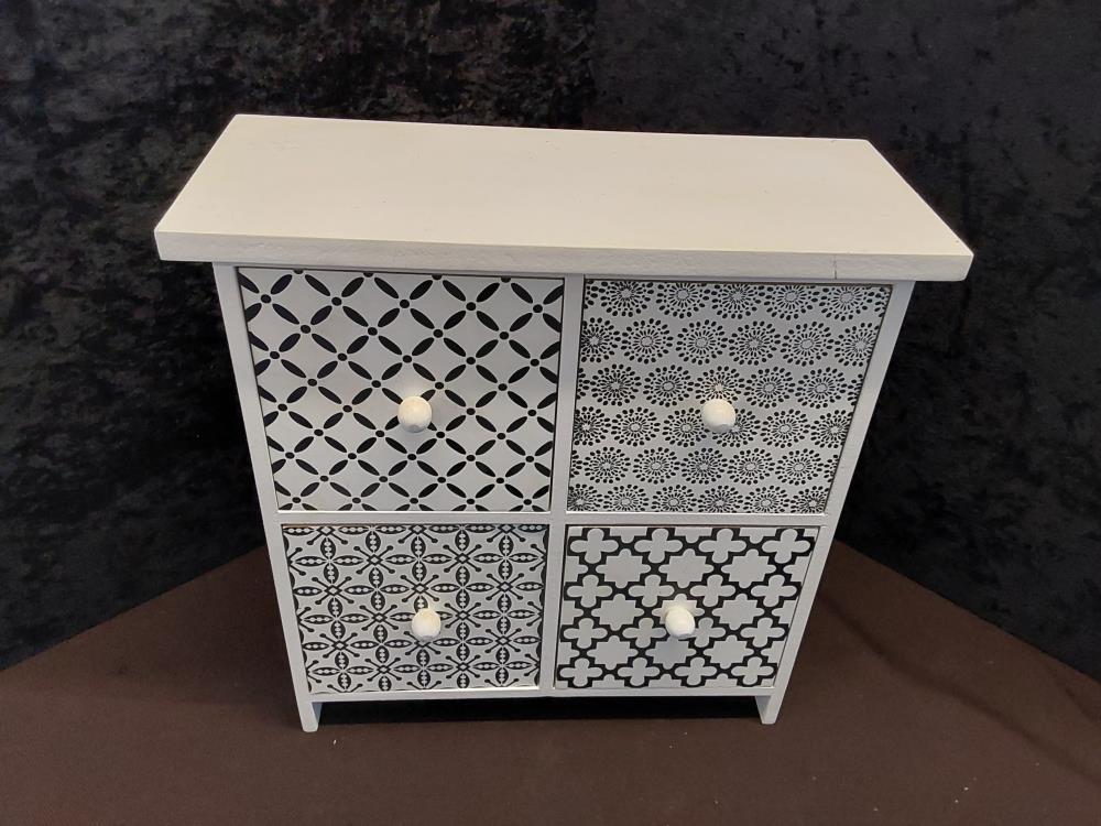PETITE COMMODE À POUPÉE 4 TIROIRS