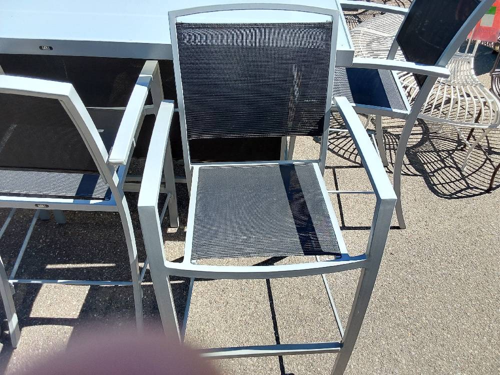 BAR TABLE D'EXTERIEUR EN ALU ET VERRE AVEC 6 FAUTEUILS + HOUSSES DE PROTECTION