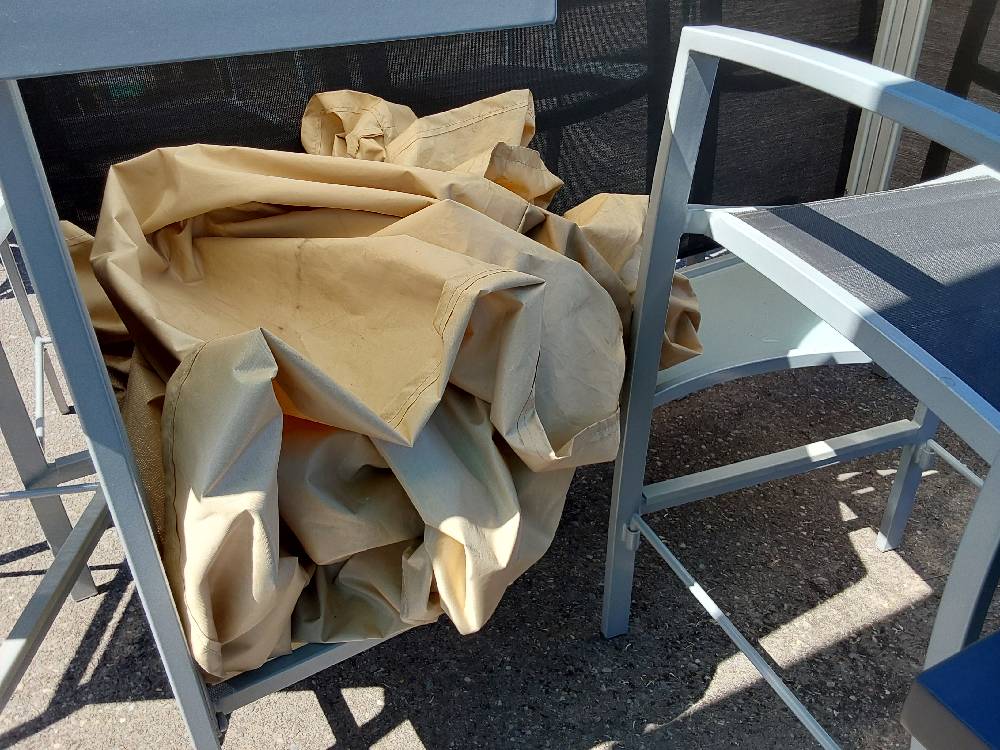 BAR TABLE D'EXTERIEUR EN ALU ET VERRE AVEC 6 FAUTEUILS + HOUSSES DE PROTECTION