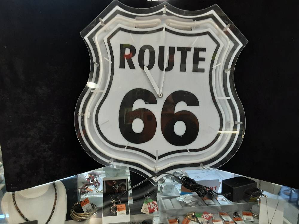 MONTRE MURALE ROUTE 66 NEON HS