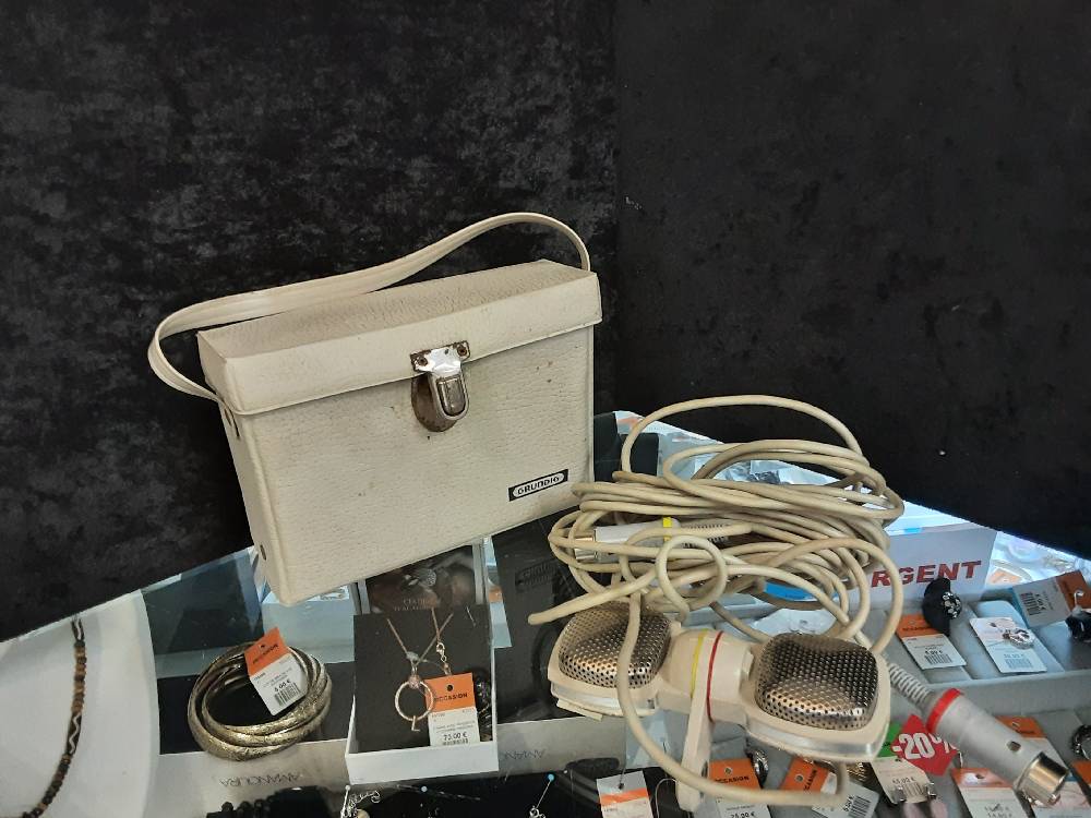 MICRO VINTAGE GRUNDIG POUR MAGNETO