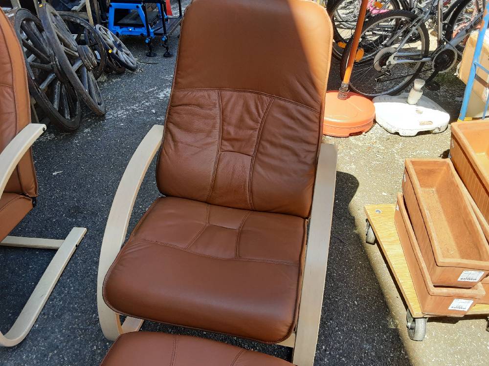 FAUTEUIL + REPOSE PIED SIMILI CUIR BRUN 