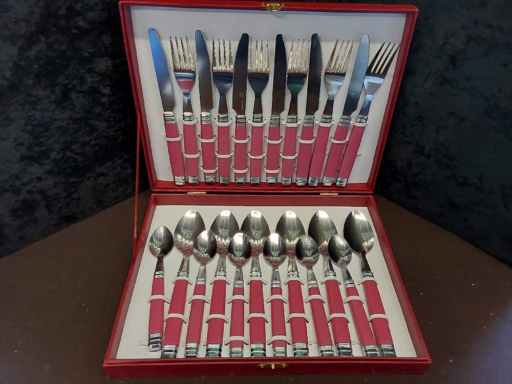 MÉNAGERE ROSE 12 PERSONNES DANS COFFRET